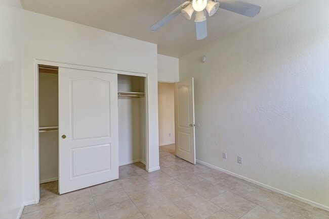 Building Photo - 3050 E Merlot St