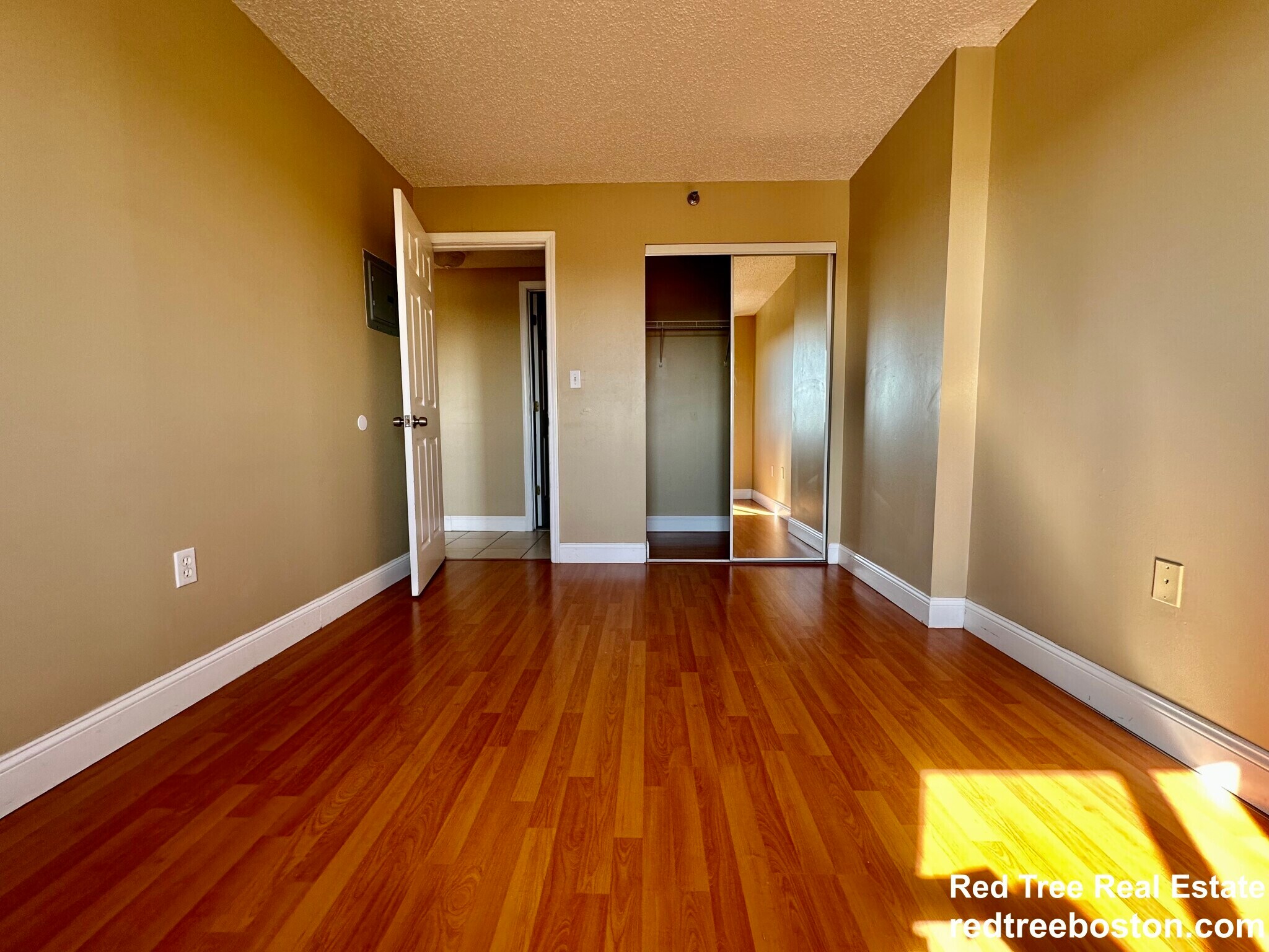 Building Photo - 15 N Beacon St