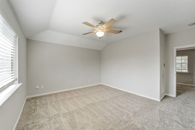 Building Photo - 3231 Stoneydale Ln