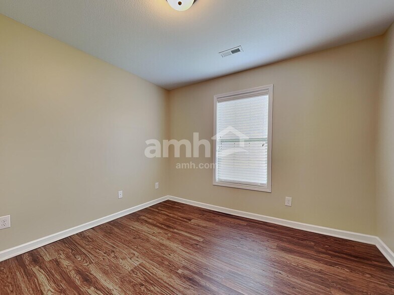 Building Photo - 7904 Mill Park Ln