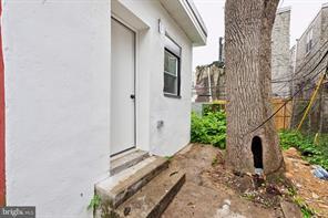 Building Photo - 38 S Salford St