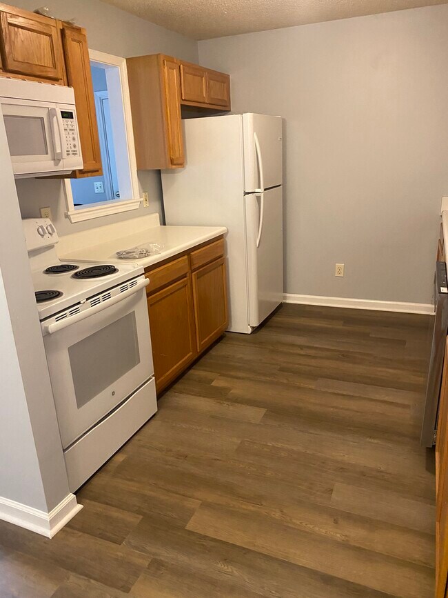 Building Photo - 802 Moultrie Ct
