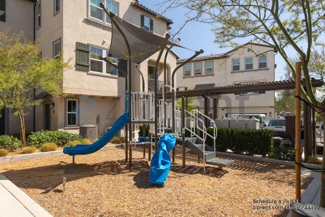 Building Photo - 444 Atlas Gln