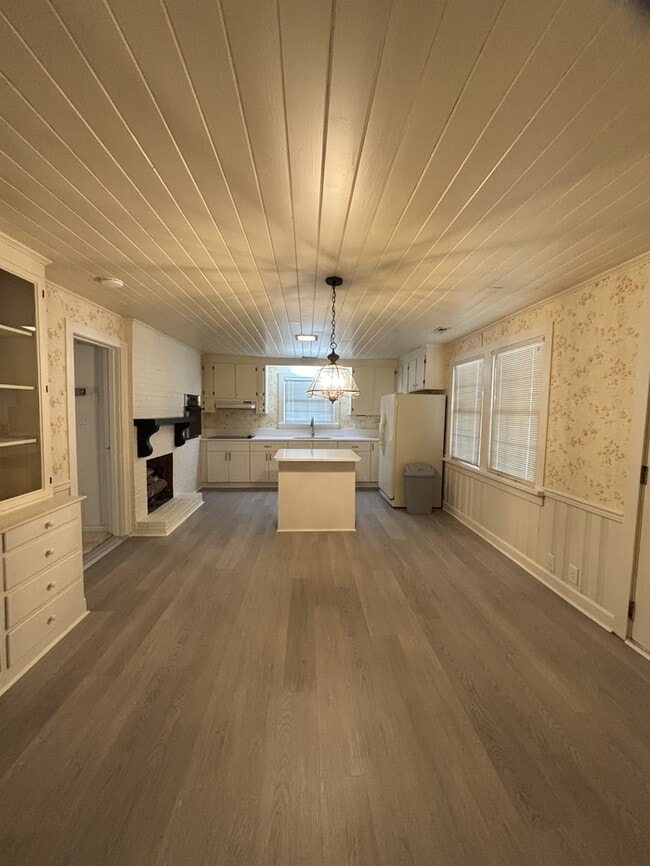 Building Photo - 2115 Galilee Rd