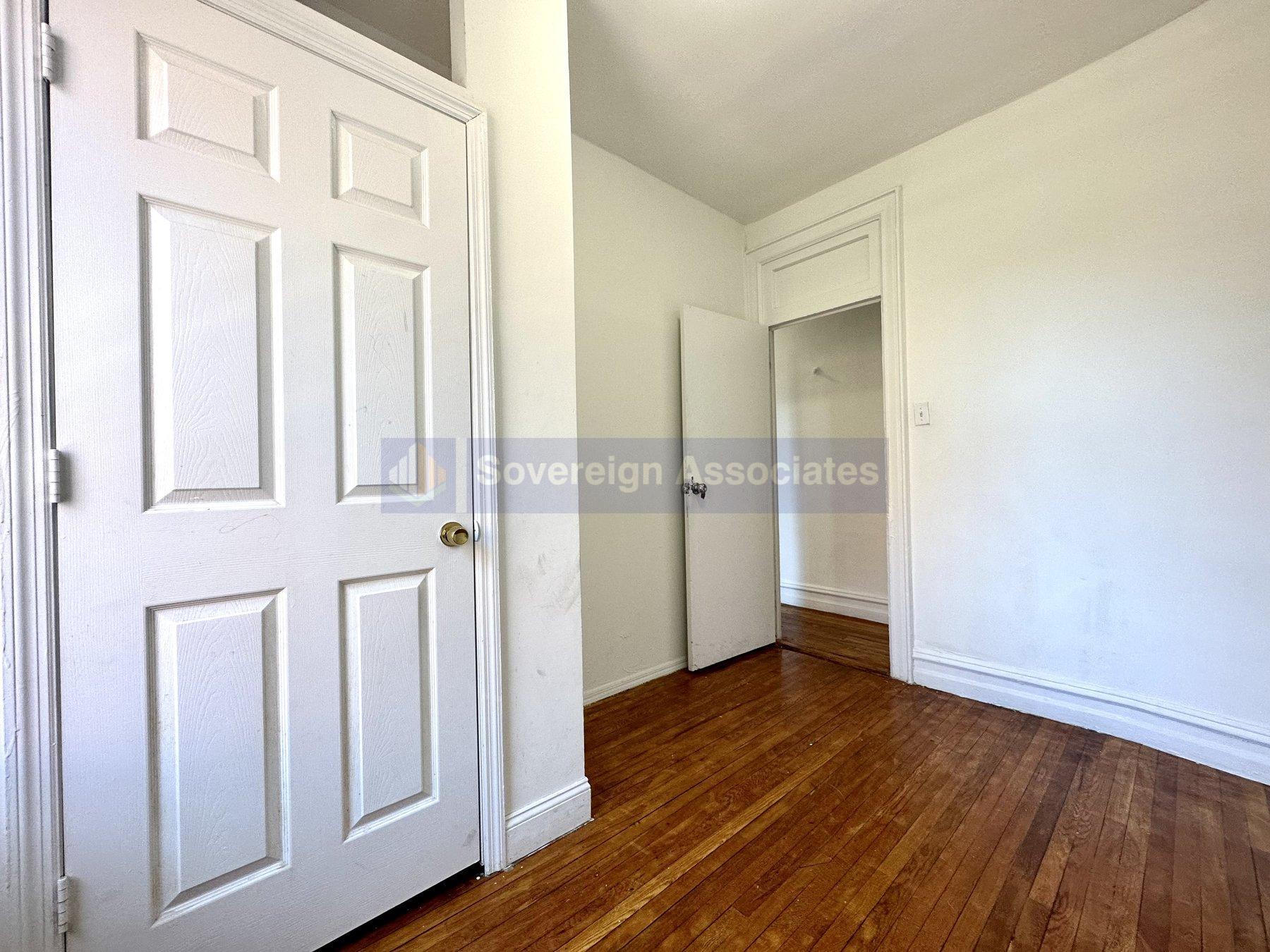 Building Photo - 3139 Broadway