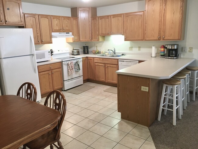 Building Photo - 261-267 Meadowside Dr
