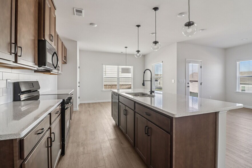 Building Photo - 708 Shetland Trl