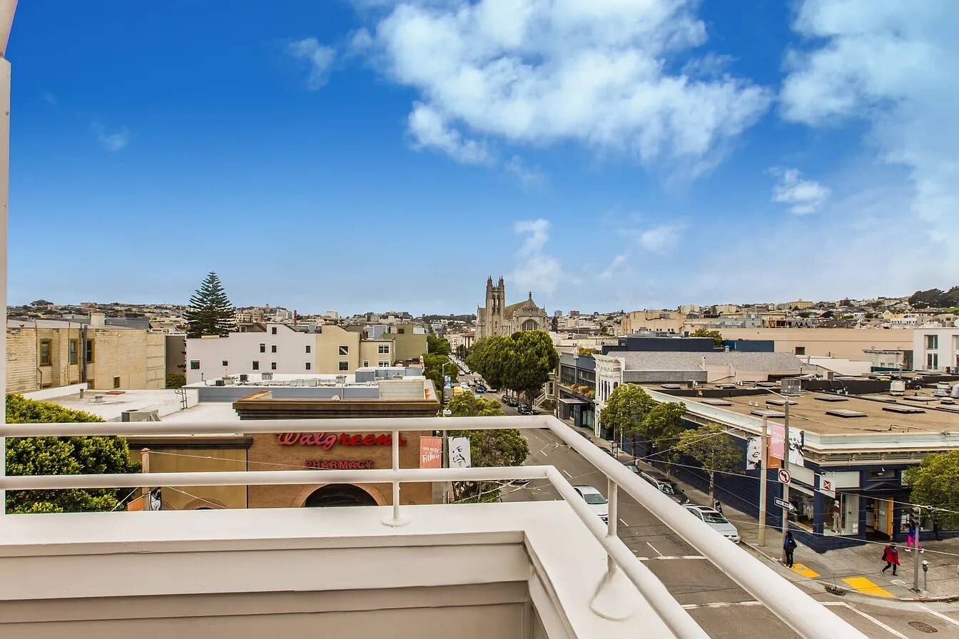 Sweeping Pacific Heights Balcony Views - 2185 Bush St