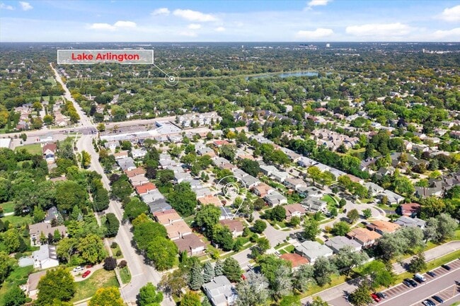 Building Photo - 1704 N Drury Ln