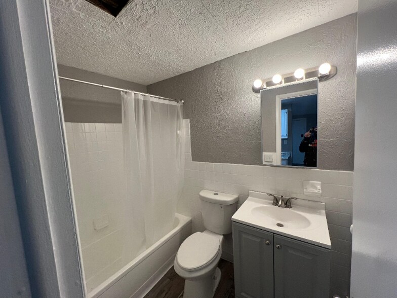 Building Photo - 13420 Euclid Ave