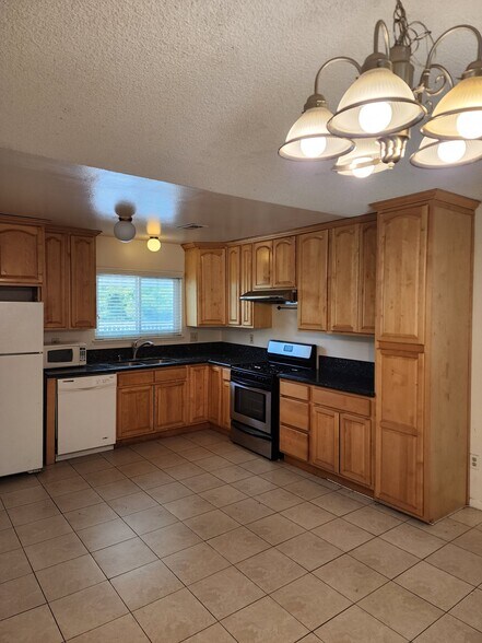Building Photo - 2547 Rambling Ct