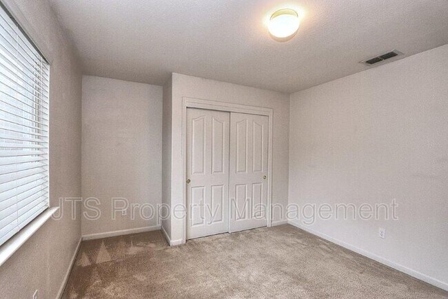 Building Photo - 3240 Big Bear Dr