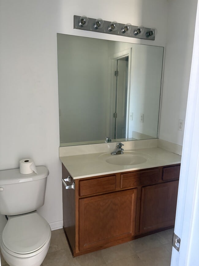 Building Photo - 2033 Victory Gallop Ln