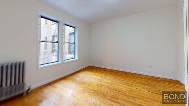 Building Photo - 620 W 171st St