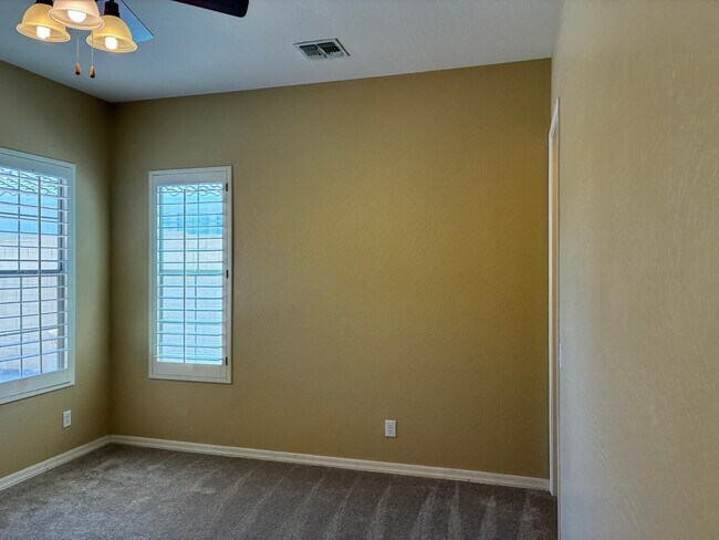 Building Photo - 20973 W Cora Vista