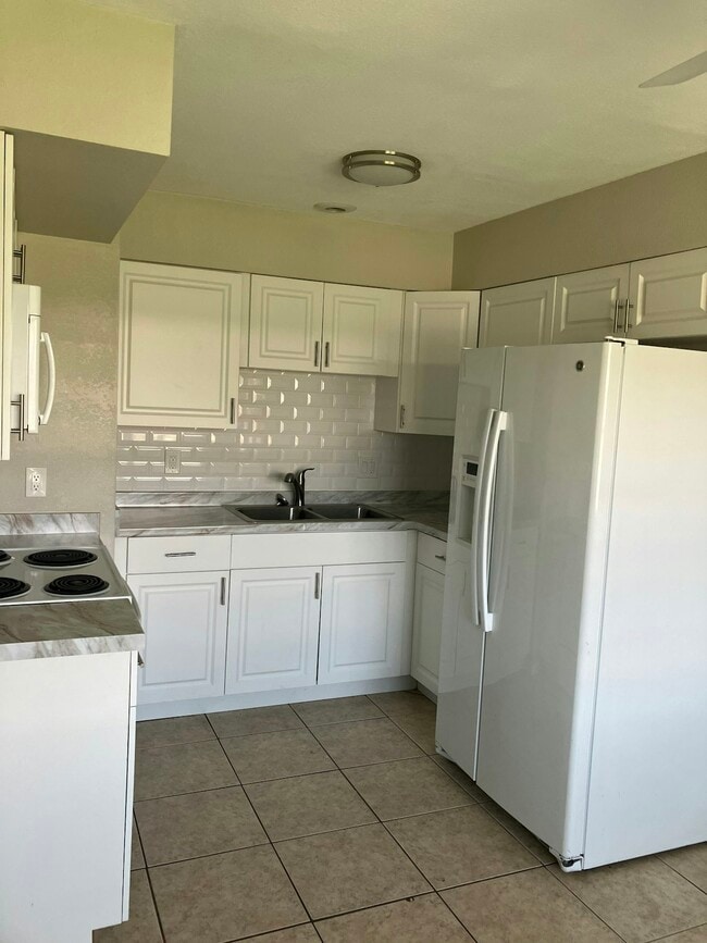 Building Photo - 5774 Gallatin Ln