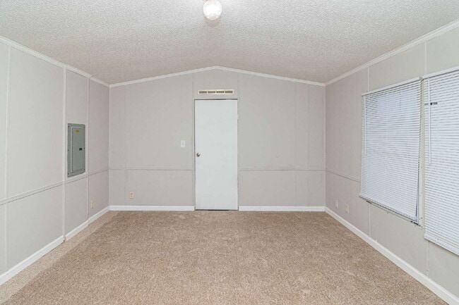 Building Photo - 3 Bedroom, 2 Bathroom mobile home in Pikeville *Trash pick-up included*