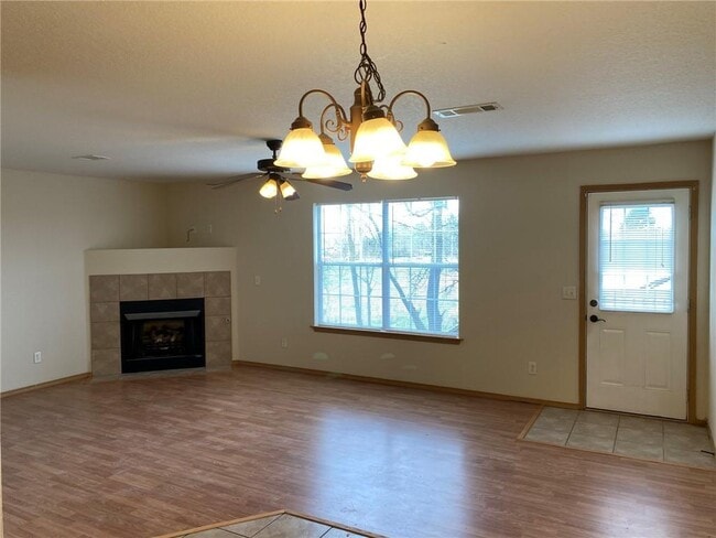 Building Photo - 3066 Memory Ln