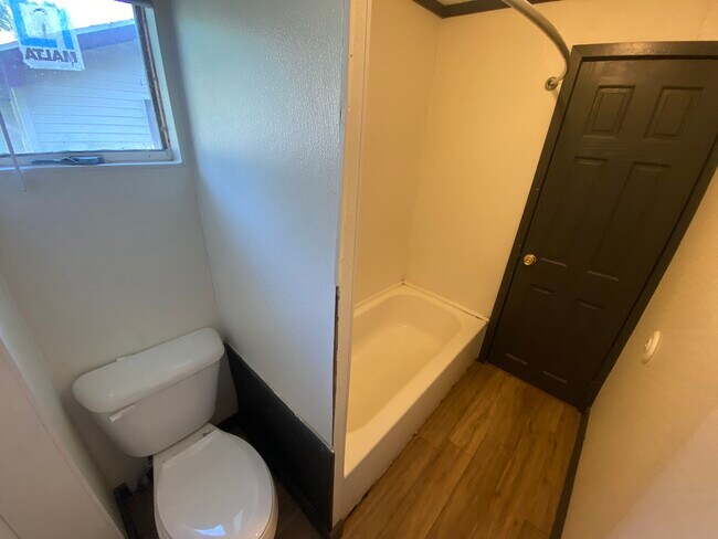 Building Photo - 428 Avenue E