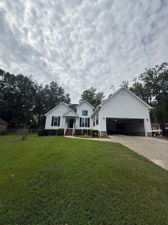 Building Photo - 103 Pinebark Ln