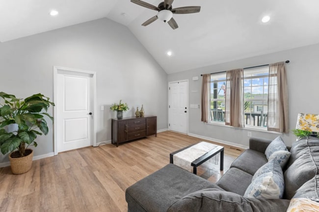 Building Photo - Pristine 3 Bed, 2 Bath Rental Built in 2022!