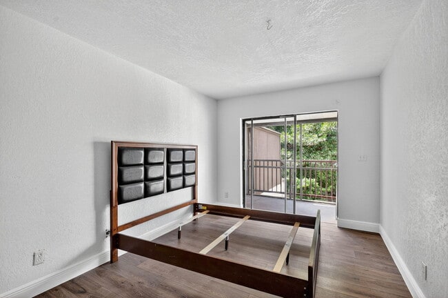 Building Photo - 1405 White Pine Dr