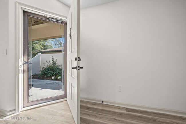 Building Photo - 9350 Arbolita Way