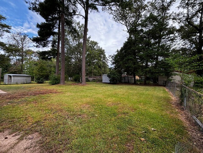 Building Photo - 536 Sardis St