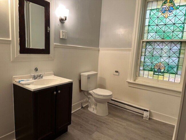 Building Photo - 1909 Market St