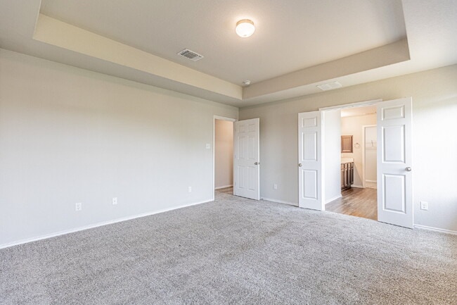 Building Photo - 5930 Ivans Farm