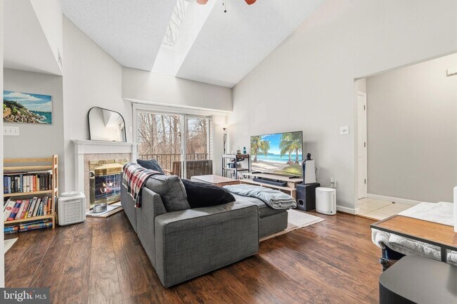 Building Photo - 12219 Stevenson Ct