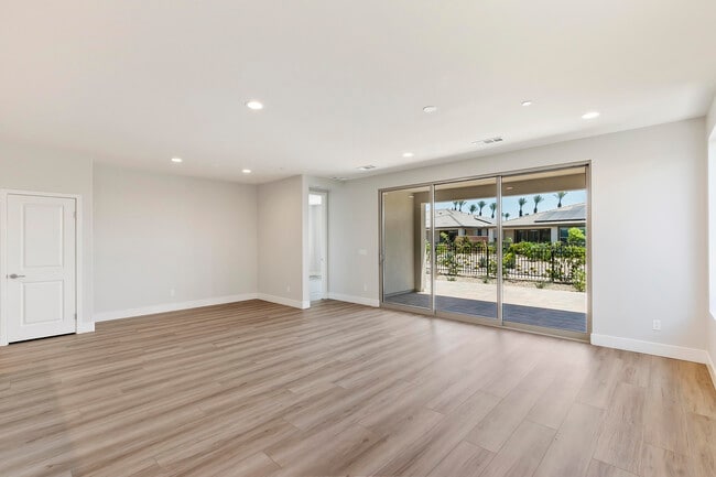 Building Photo - 51600 Sidewinder Dr