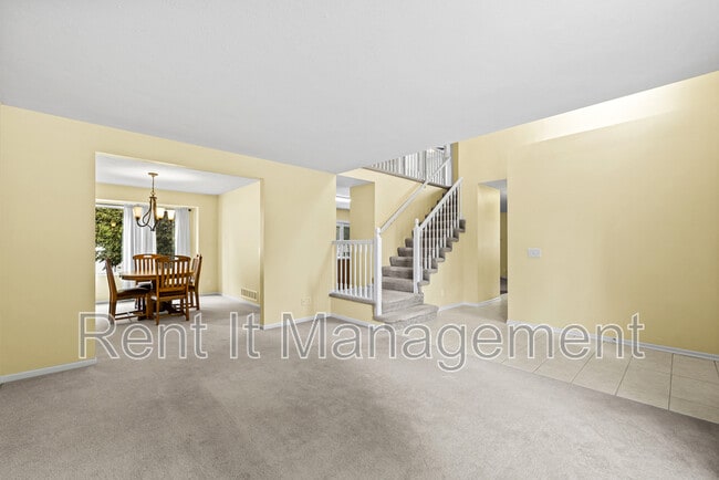 Building Photo - 5820 S 157th St