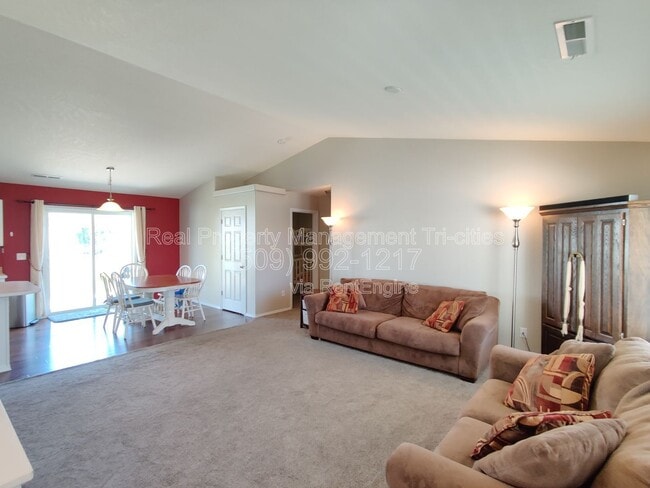 Building Photo - 8605 Zepher Ct