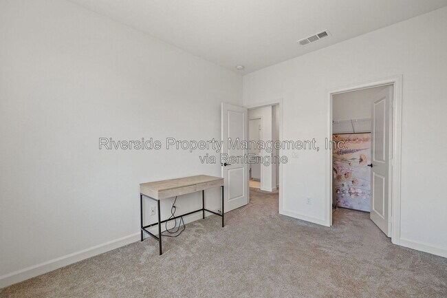 Building Photo - 3530 E Delight Paseo