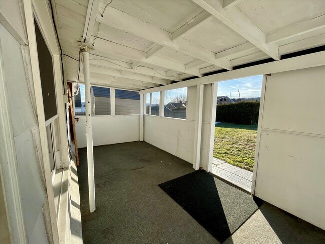 Building Photo - 705 N McKinley Ave