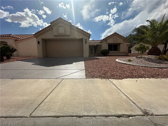 Building Photo - 3013 Hawksdale Dr