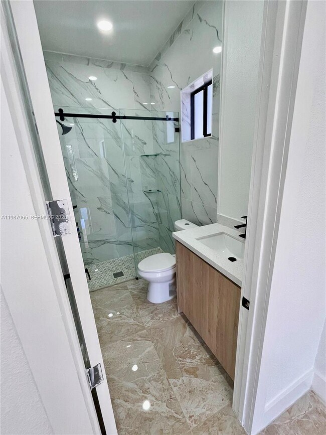 Building Photo - 435 N Quebrada St