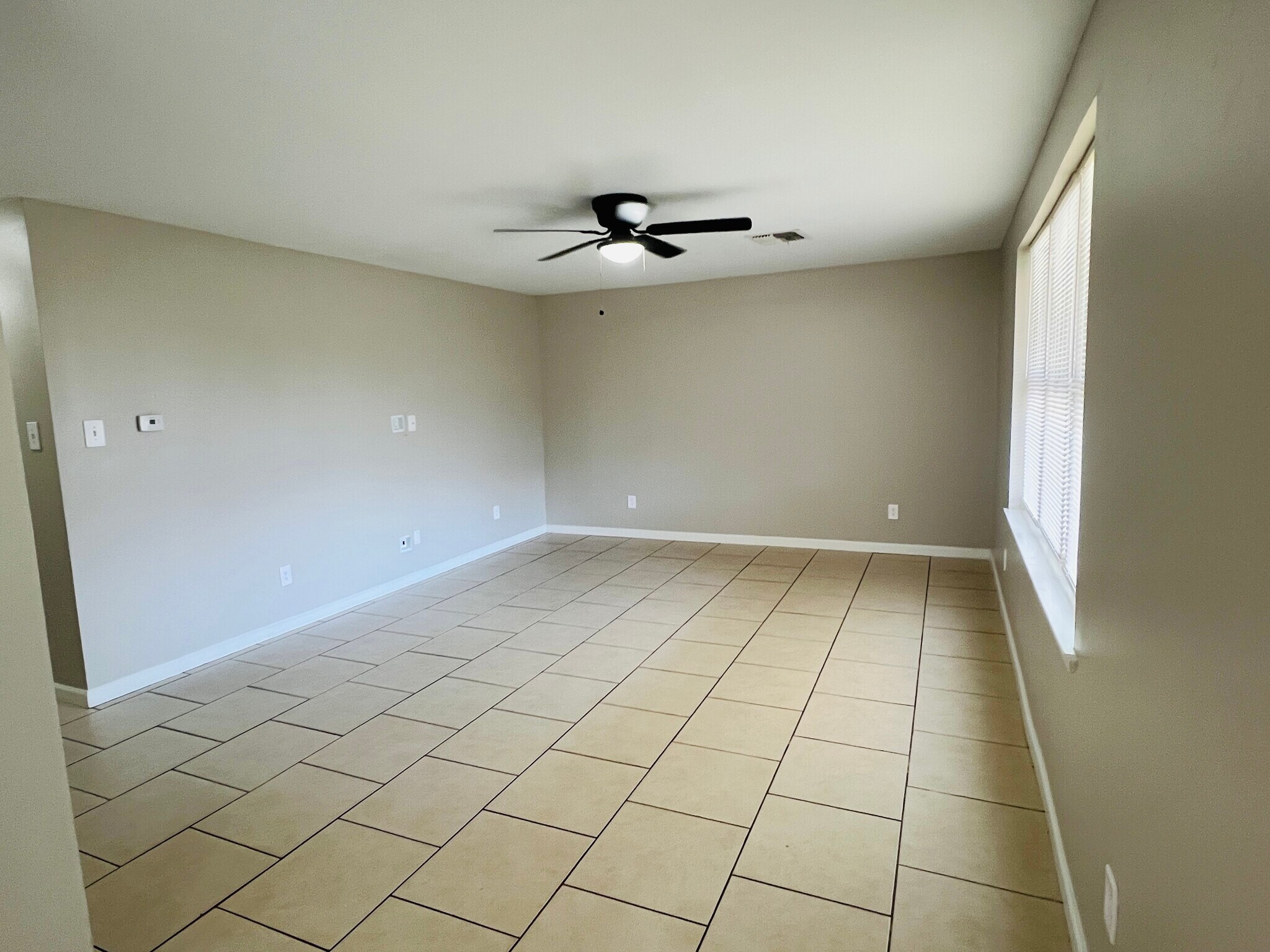 Main Living room - 2624 Huntsville St