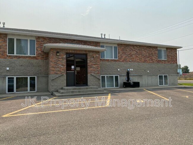 Building Photo - 1612 Sand Ct