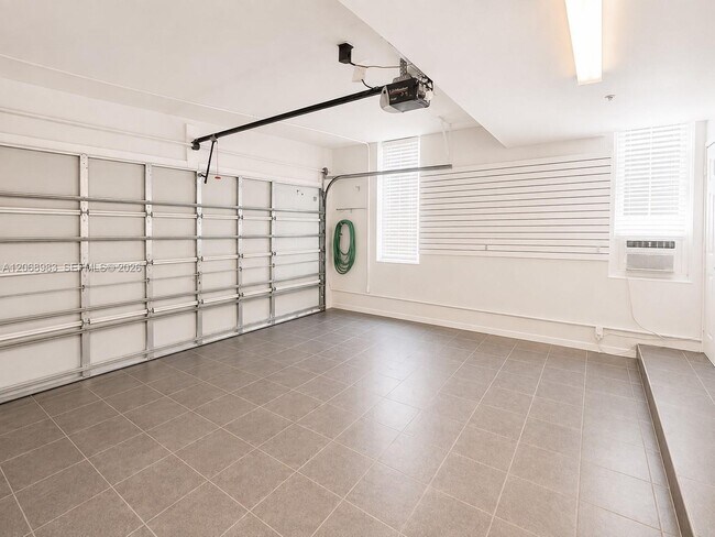 Building Photo - 2069 S Ocean Dr