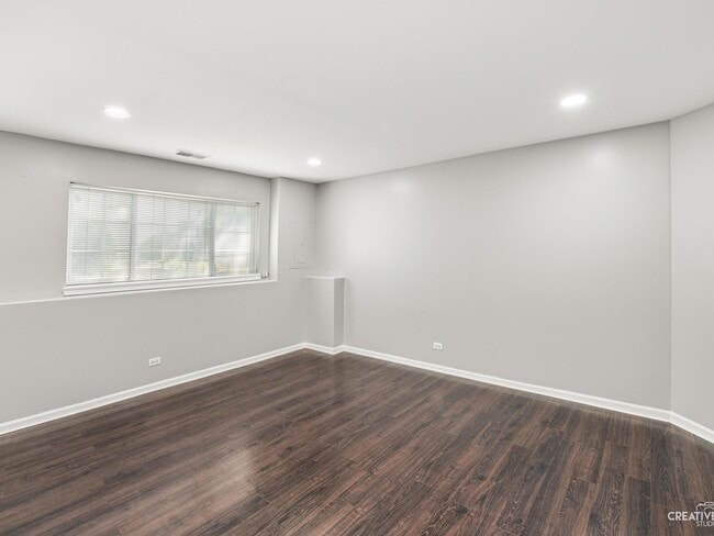 Building Photo - 3472 Ravinia Cir