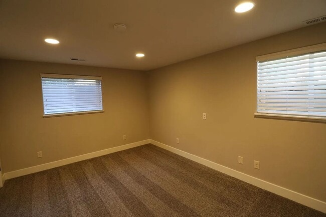Building Photo - 1/2 off 1st months rent! Close to Utah State University Equestrian Park!