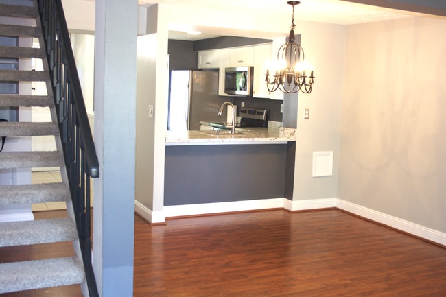 Building Photo - 5826 Whitfield Ct