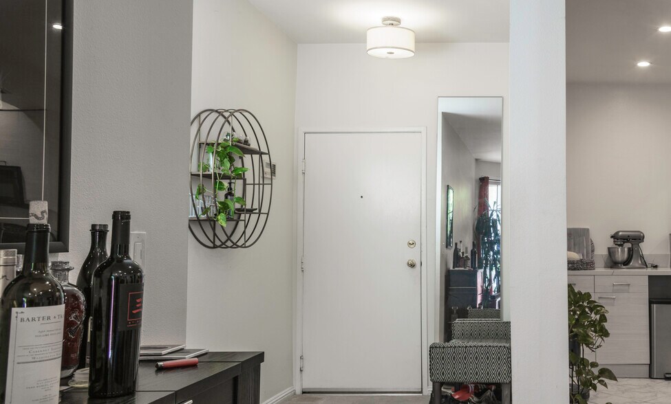Foyer for Unit 107 - 10021 Tabor Street