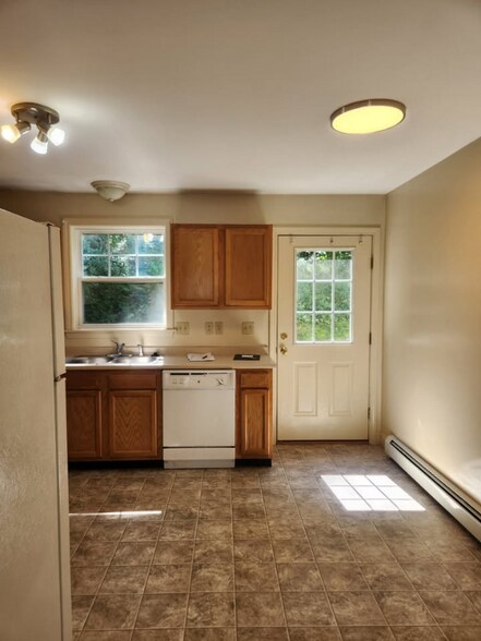 Building Photo - 1 Tourmaline Dr