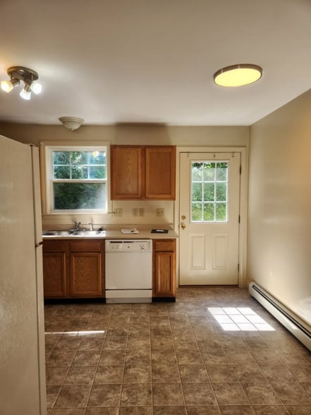 Building Photo - 25 Tourmaline Dr