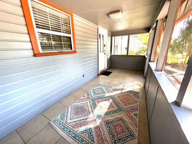 Building Photo - 408 NW 5th Ave