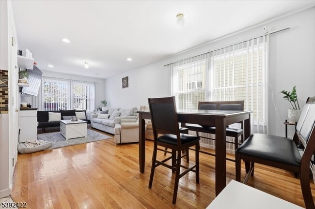 Building Photo - 245 Burgess Pl