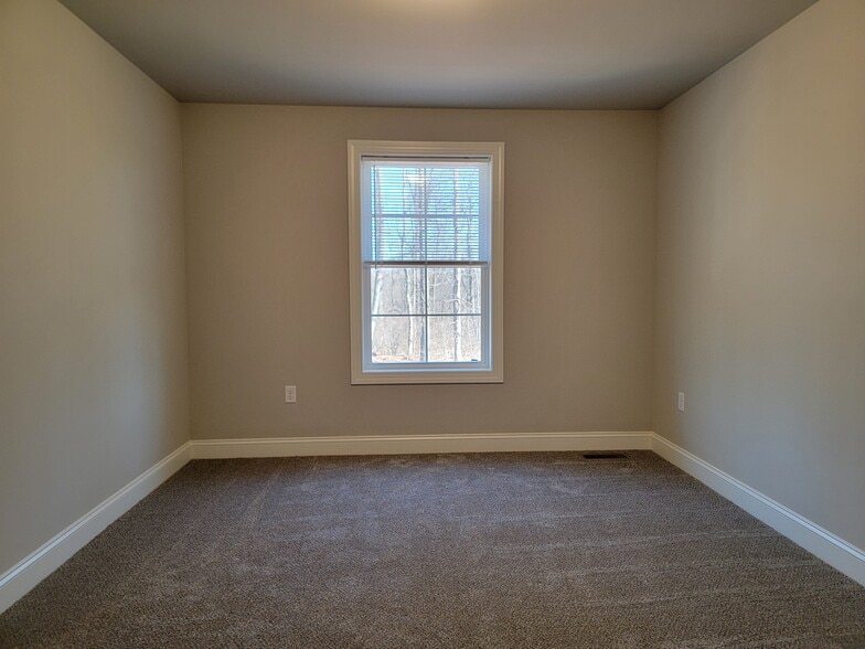 Building Photo - 111 Magnolia Dr